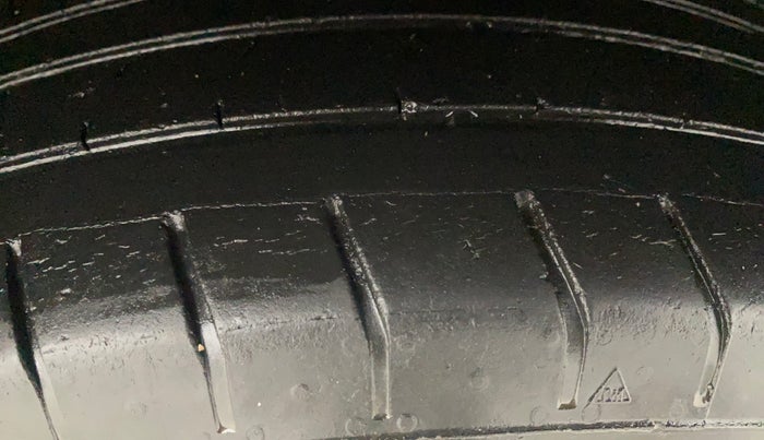 2019 Hyundai VENUE S 1.2, Petrol, Manual, 51,110 km, Right Front Tyre Tread