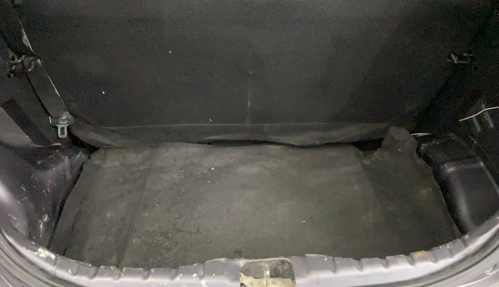 2016 Hyundai Eon ERA +, Petrol, Manual, 57,910 km, Boot Inside