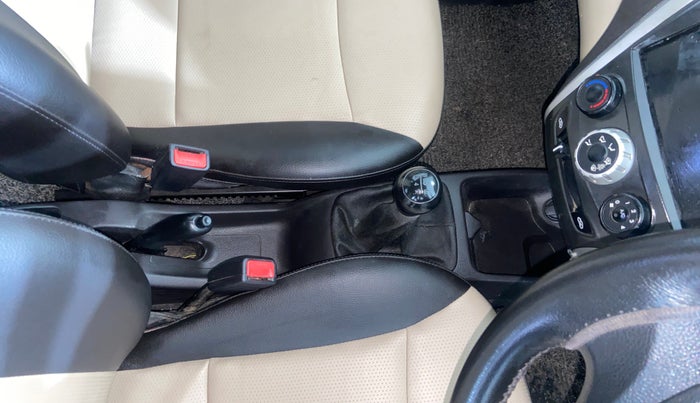 2016 Hyundai Eon ERA +, Petrol, Manual, 57,910 km, Gear Lever
