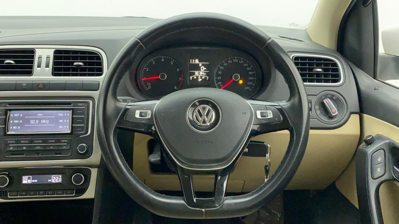 2015 Volkswagen Polo HIGHLINE1.2L, Petrol, Manual, 30,194 km, Steering Wheel Close Up