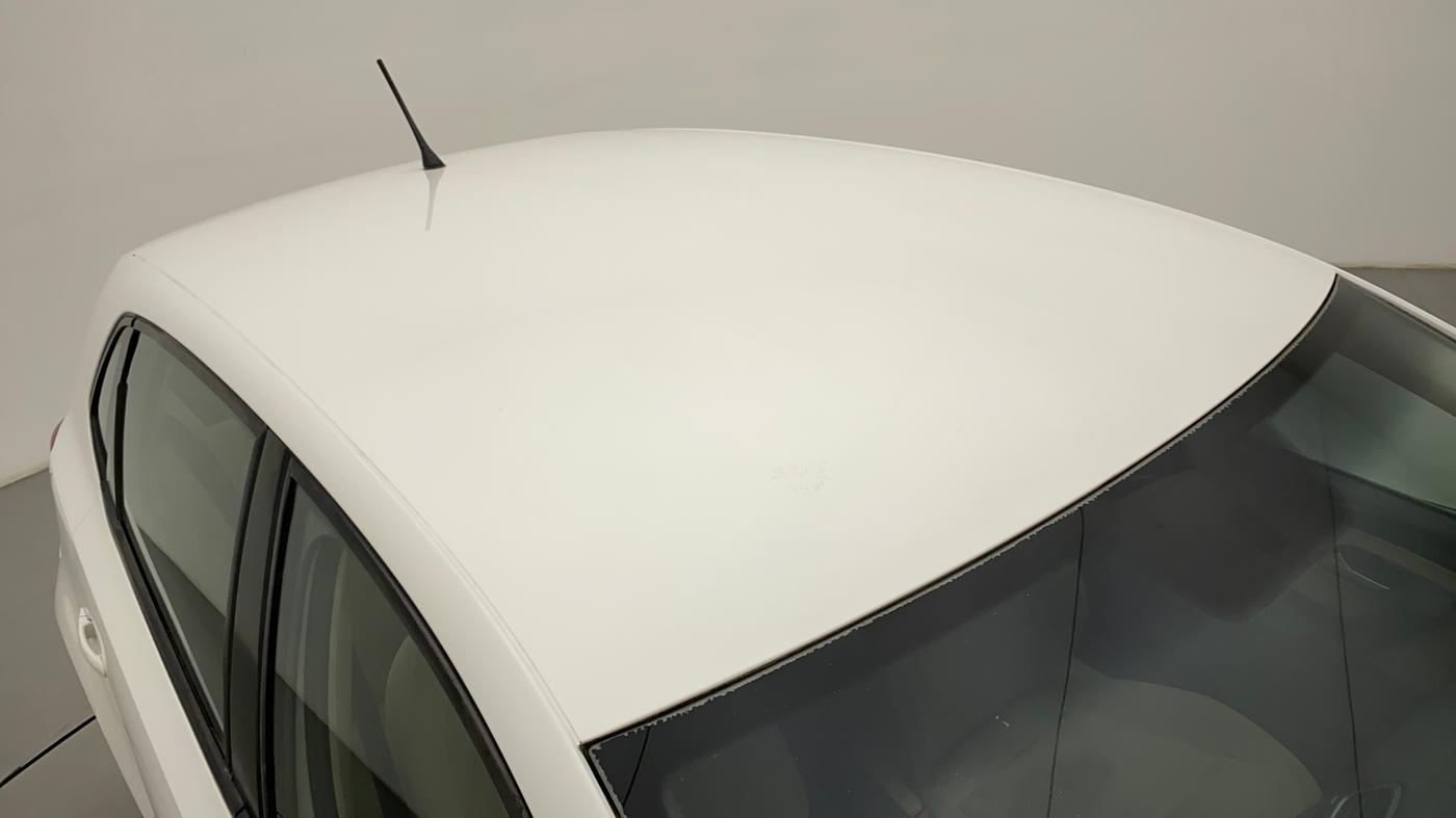 2015 Volkswagen Polo HIGHLINE1.2L, Petrol, Manual, 30,194 km, Roof