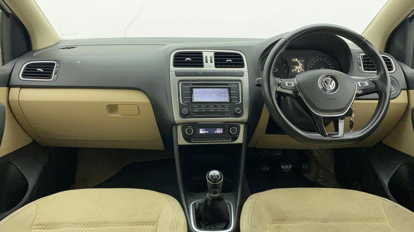 2015 Volkswagen Polo HIGHLINE1.2L, Petrol, Manual, 30,194 km, Dashboard