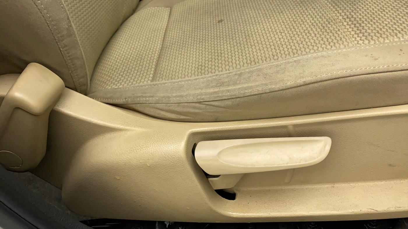 2015 Volkswagen Polo HIGHLINE1.2L, Petrol, Manual, 30,194 km, Driver Side Adjustment Panel