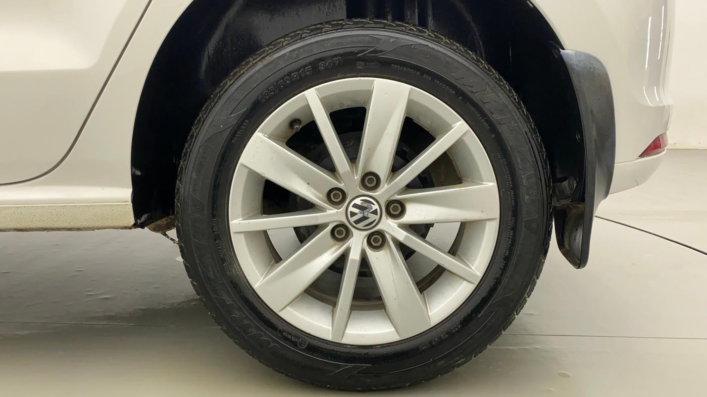 2015 Volkswagen Polo HIGHLINE1.2L, Petrol, Manual, 30,194 km, Left Rear Wheel