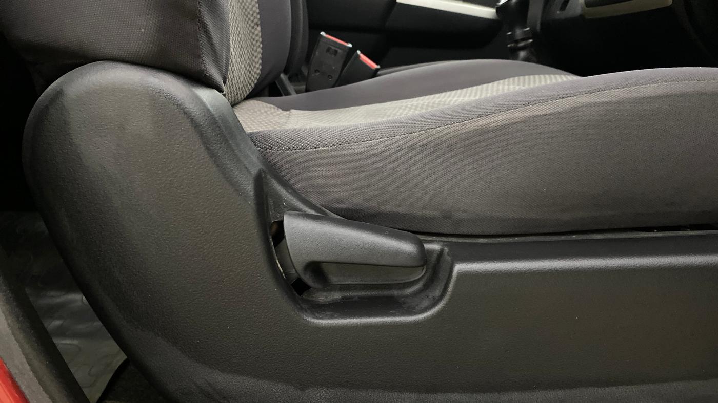 2013 Maruti Wagon R 1.0 LXI, Petrol, Manual, 23,305 km, Driver Side Adjustment Panel