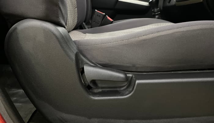 2013 Maruti Wagon R 1.0 LXI, Petrol, Manual, 23,305 km, Driver Side Adjustment Panel