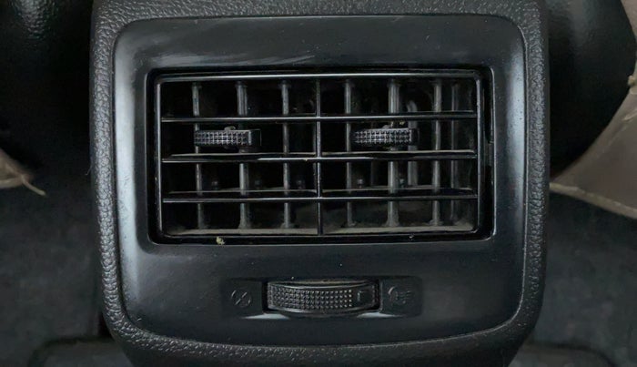 2018 Hyundai Xcent SX 1.2, Petrol, Manual, 5,742 km, Rear AC vent