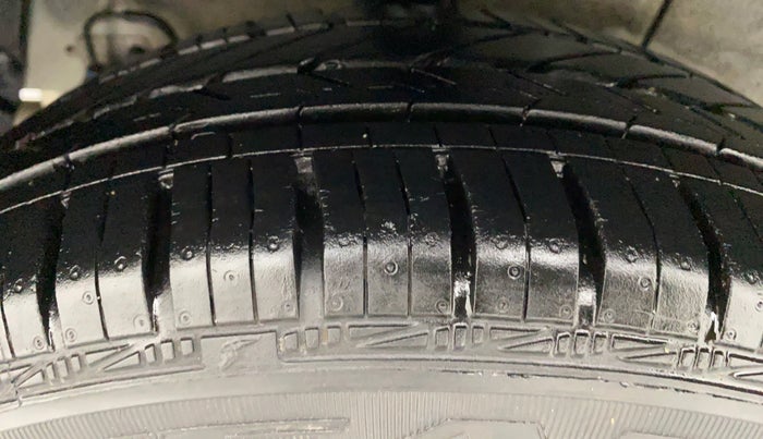 2018 Hyundai Xcent SX 1.2, Petrol, Manual, 5,742 km, Right Rear Tyre Tread