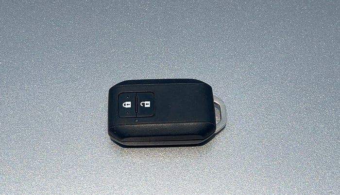 2021 Maruti Baleno ZETA PETROL 1.2, Petrol, Manual, 36,210 km, Key Close Up