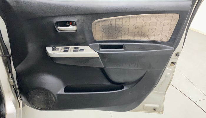 2015 Maruti Wagon R 1.0 VXI, Petrol, Manual, 70,766 km, Driver Side Door Panels Control