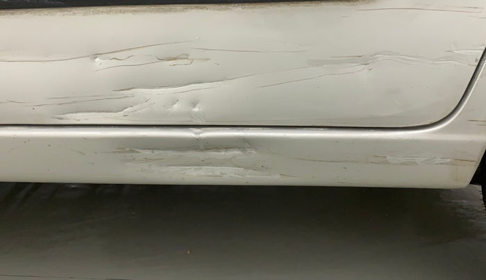 2015 Maruti Wagon R 1.0 VXI, Petrol, Manual, 70,766 km, Left running board - Slightly dented