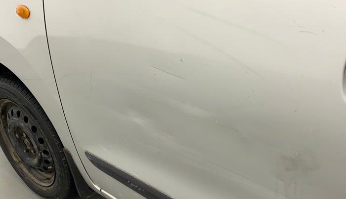 2015 Maruti Wagon R 1.0 VXI, Petrol, Manual, 70,766 km, Front passenger door - Minor scratches
