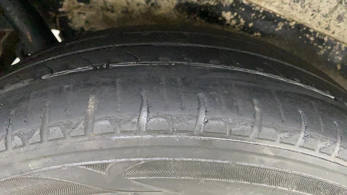 2015 Maruti Wagon R 1.0 VXI, Petrol, Manual, 70,766 km, Right Rear Tyre Tread