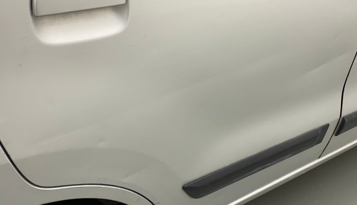 2015 Maruti Wagon R 1.0 VXI, Petrol, Manual, 70,766 km, Right rear door - Slightly dented