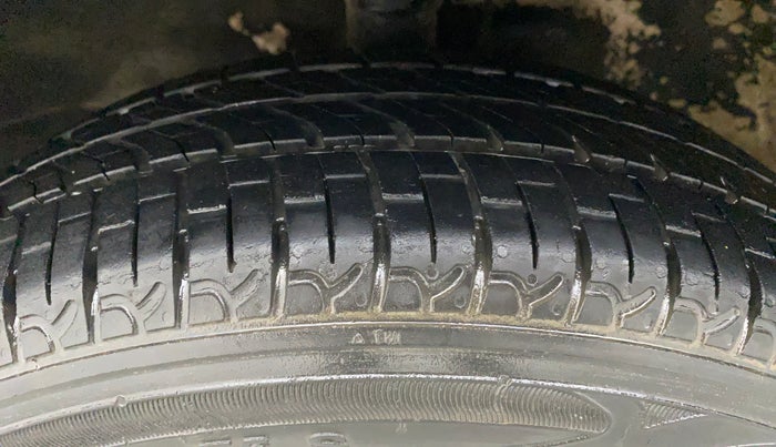 2015 Maruti Wagon R 1.0 VXI, Petrol, Manual, 70,766 km, Left Front Tyre Tread
