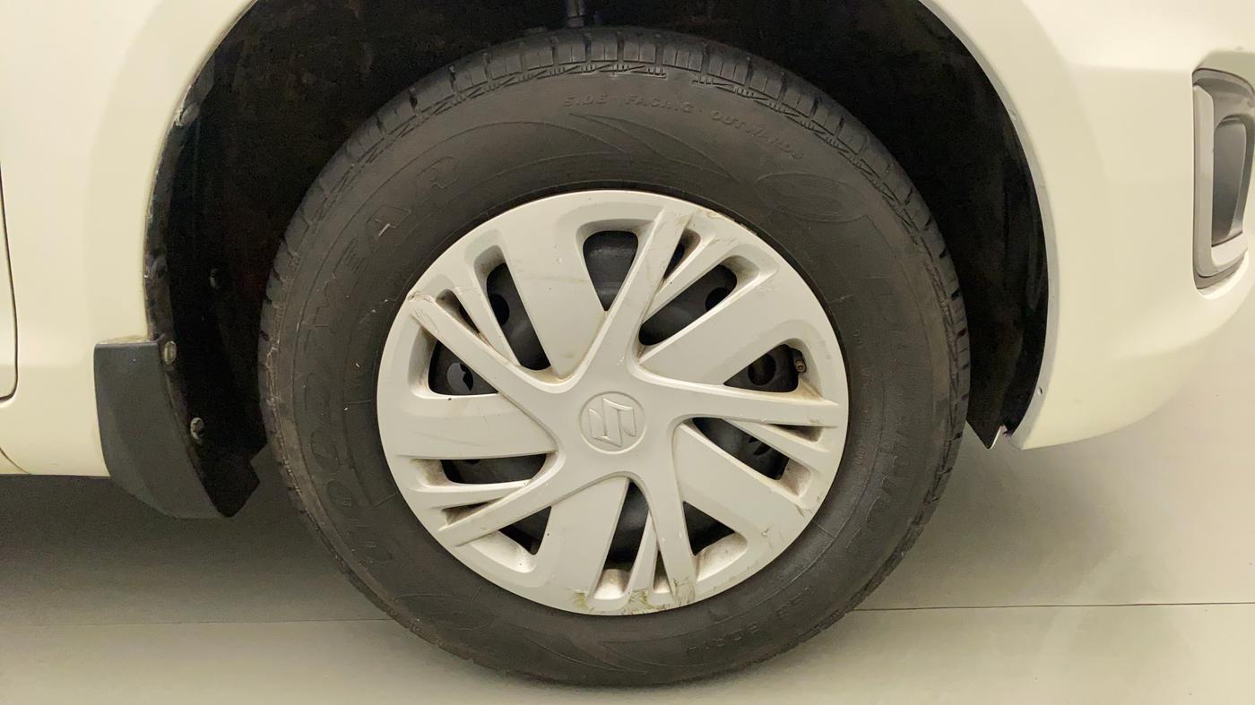 2014 Maruti Swift VXI, Petrol, Manual, 43,613 km, Right Front Wheel