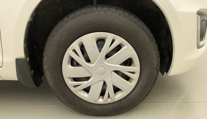 2014 Maruti Swift VXI, Petrol, Manual, 43,613 km, Right Front Wheel