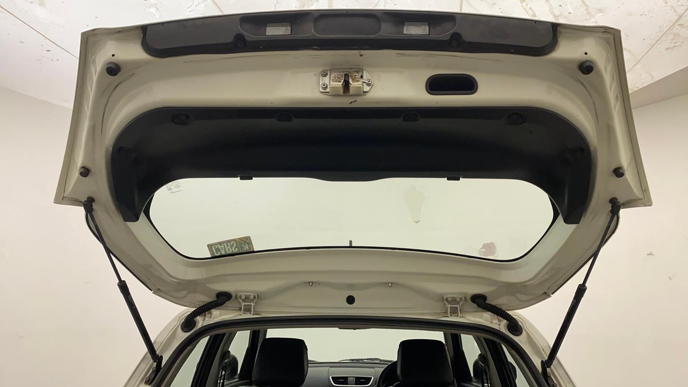 2014 Maruti Swift VXI, Petrol, Manual, 43,613 km, Boot Door Open