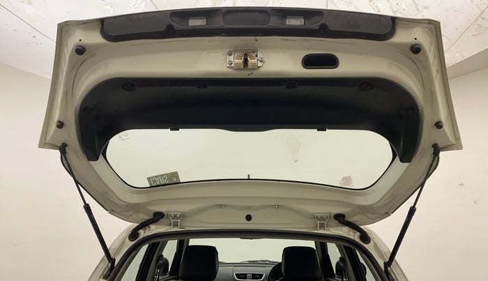 2014 Maruti Swift VXI, Petrol, Manual, 43,613 km, Boot Door Open