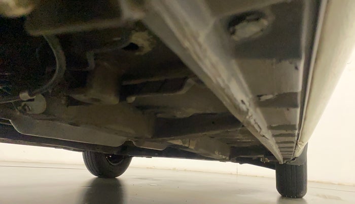 2014 Maruti Swift VXI, Petrol, Manual, 43,613 km, Right Side Underbody