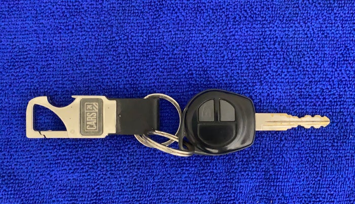 2014 Maruti Swift VXI, Petrol, Manual, 43,613 km, Key Close Up