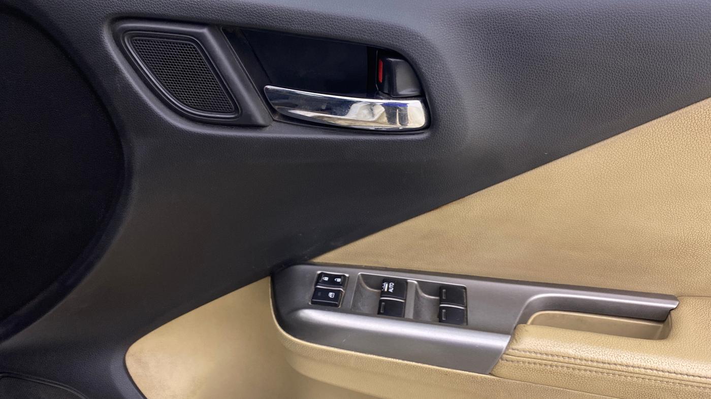 2016 Honda City 1.5L I-VTEC VX CVT, Petrol, Automatic, 77,691 km, Driver Side Door Panels Control