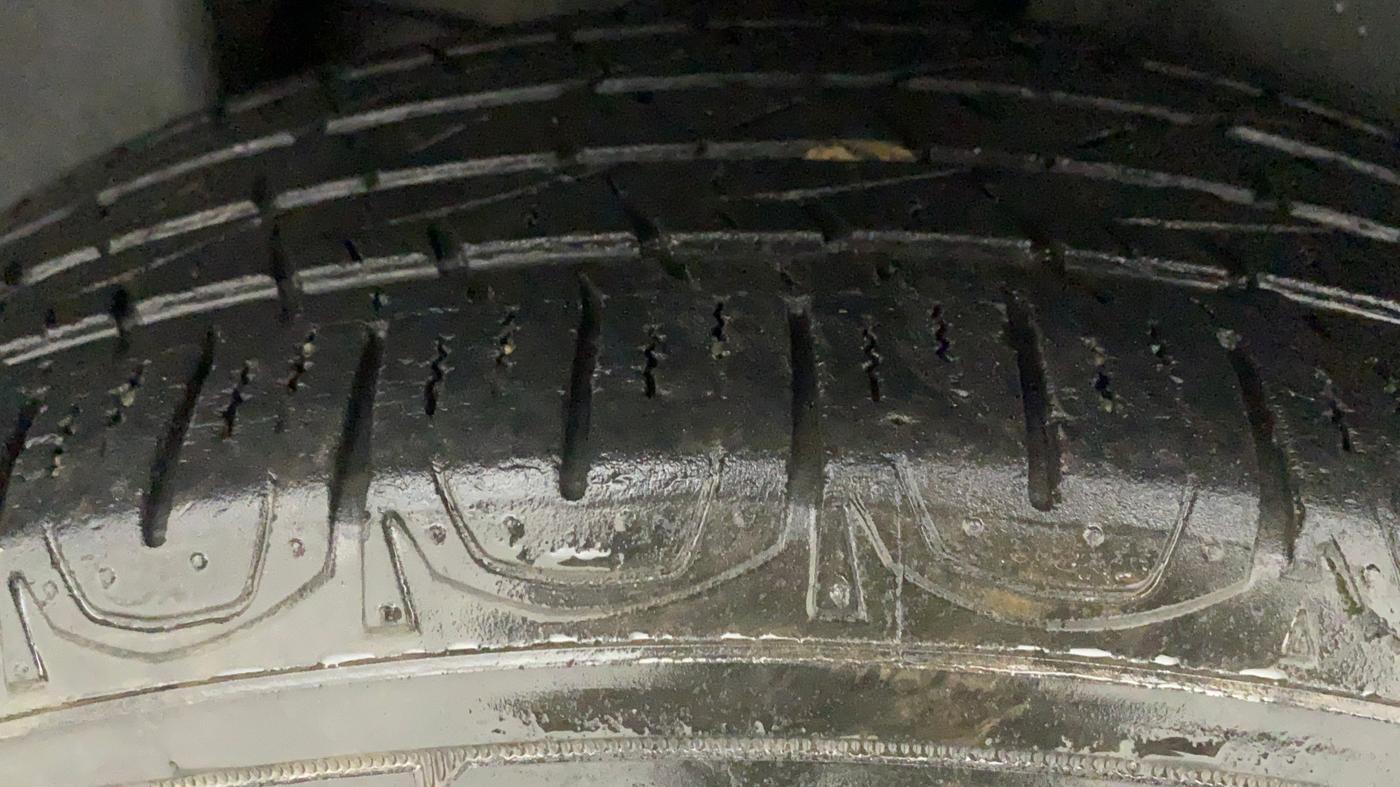 2019 Jeep Compass LONGITUDE (O) 1.4 PETROL AT, Petrol, Automatic, 38,475 km, Right Rear Tyre Tread