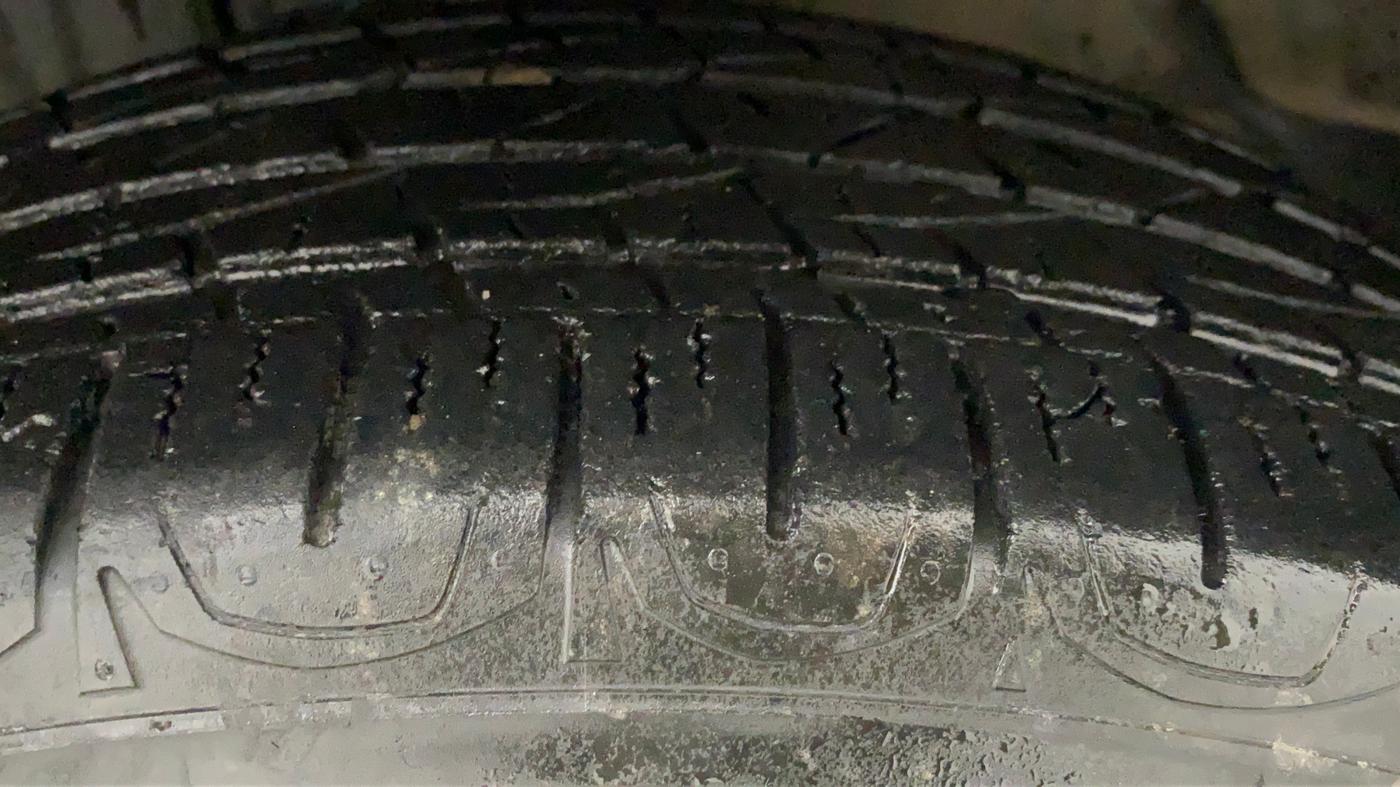 2019 Jeep Compass LONGITUDE (O) 1.4 PETROL AT, Petrol, Automatic, 38,475 km, Right Front Tyre Tread