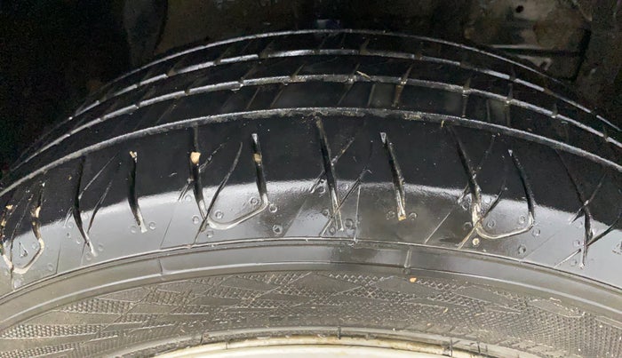 2017 Maruti Vitara Brezza LDI, Diesel, Manual, 94,120 km, Right Front Tyre Tread