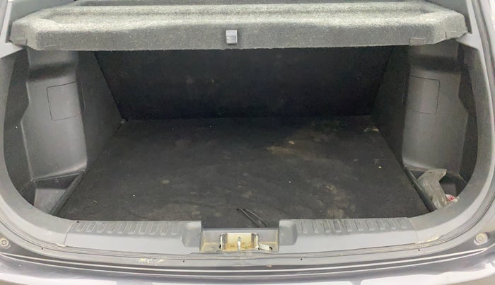 2017 Maruti Vitara Brezza LDI, Diesel, Manual, 94,120 km, Boot Inside