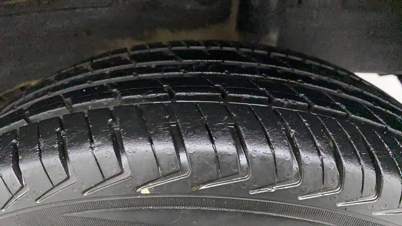 2019 Datsun Redi Go S 1.0 AMT, Petrol, Automatic, 28,238 km, Left Rear Tyre Tread