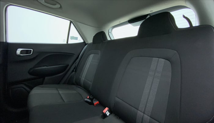 2020 Hyundai VENUE S MT 1.2 KAPPA, Petrol, Manual, 9,093 km, Right Side Rear Door Cabin