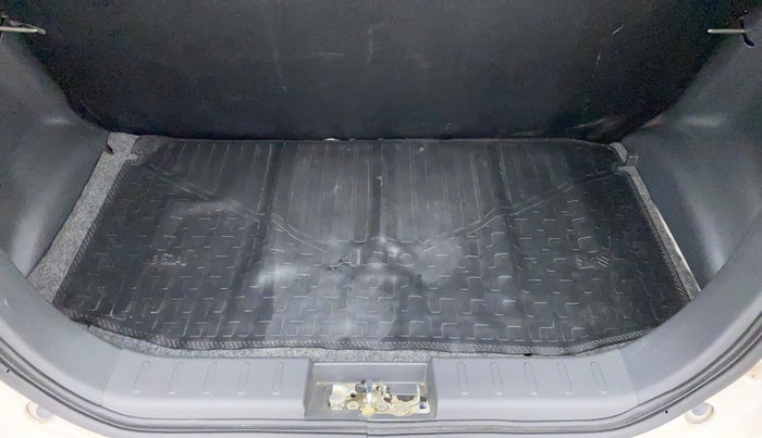 2019 Maruti Alto 800 LXI, Petrol, Manual, 14,250 km, Boot Inside