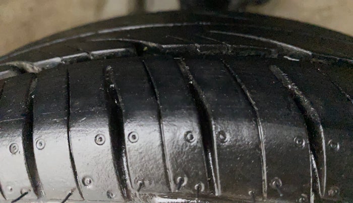 2019 Maruti Alto 800 LXI, Petrol, Manual, 14,250 km, Right Front Tyre Tread