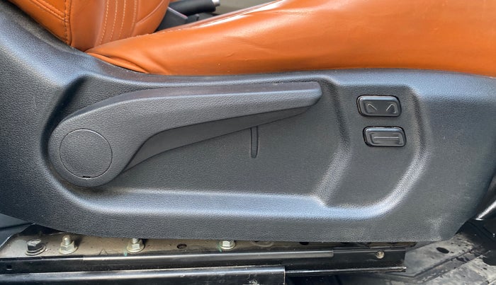 2024 Hyundai VENUE SX (O) 1.0 TURBO DCT, Petrol, Automatic, 80,263 km, Driver Side Adjustment Panel