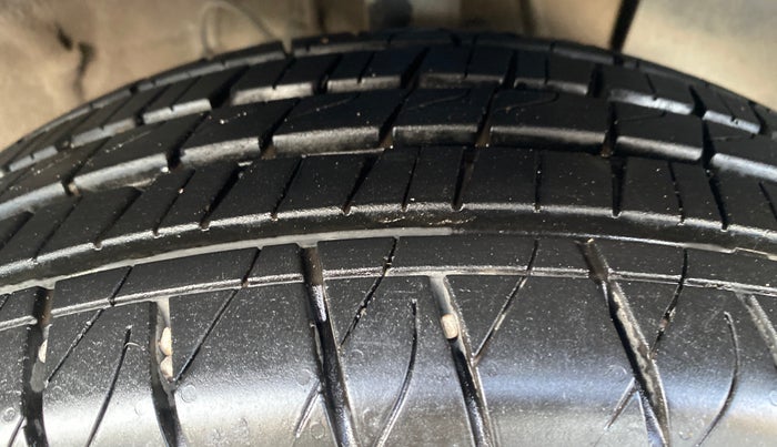 2024 Hyundai VENUE SX (O) 1.0 TURBO DCT, Petrol, Automatic, 80,263 km, Right Front Tyre Tread