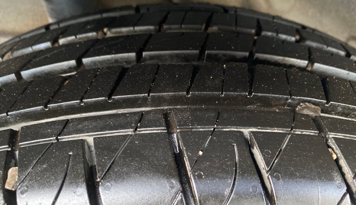 2024 Hyundai VENUE SX (O) 1.0 TURBO DCT, Petrol, Automatic, 80,263 km, Right Rear Tyre Tread