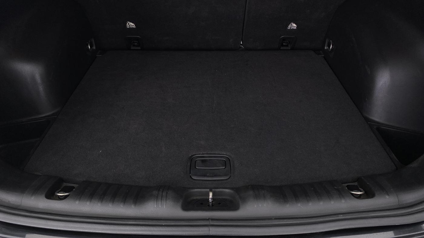 2018 Jeep Compass LIMITED O 1.4 AT, Petrol, Automatic, 48,076 km, Boot Inside
