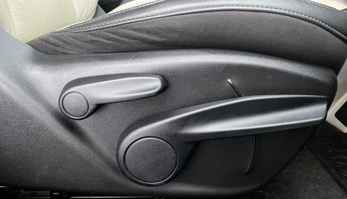 2018 Jeep Compass LIMITED O 1.4 AT, Petrol, Automatic, 48,076 km, Driver Side Adjustment Panel