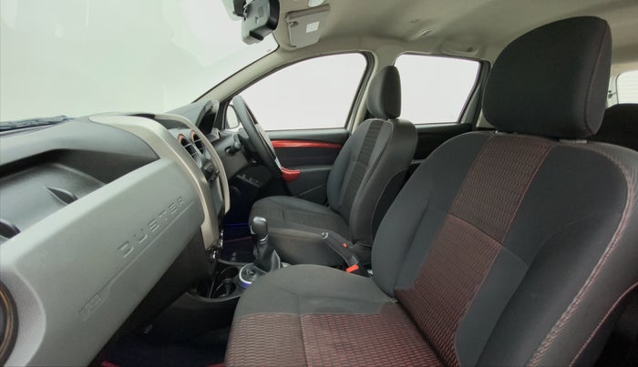 2017 Renault Duster RXS CVT 106 PS, Petrol, Automatic, 25,990 km, Right Side Front Door Cabin
