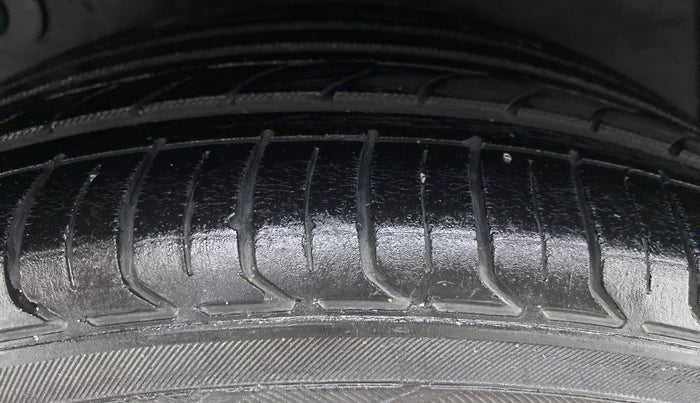 2013 Hyundai Verna FLUIDIC 1.6 CRDI SX OPT AT, Diesel, Automatic, 1,16,491 km, Right Rear Tyre Tread