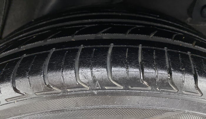 2013 Hyundai Verna FLUIDIC 1.6 CRDI SX OPT AT, Diesel, Automatic, 1,16,491 km, Left Rear Tyre Tread