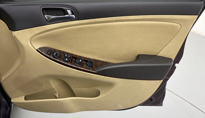 2013 Hyundai Verna FLUIDIC 1.6 CRDI SX OPT AT, Diesel, Automatic, 1,16,491 km, Driver Side Door Panels Control