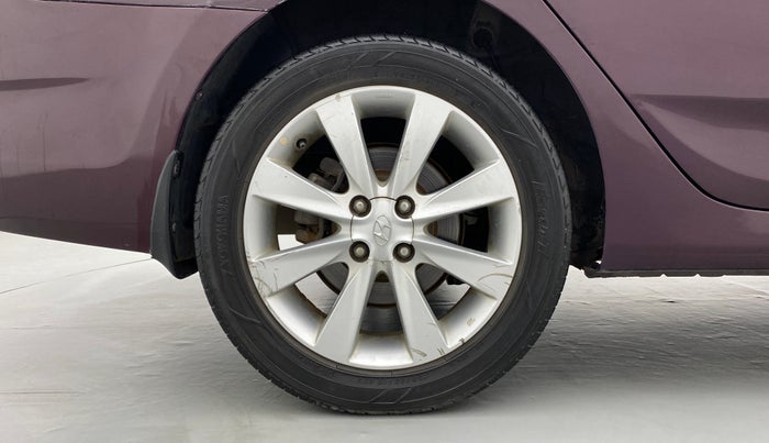 2013 Hyundai Verna FLUIDIC 1.6 CRDI SX OPT AT, Diesel, Automatic, 1,16,491 km, Right Rear Wheel