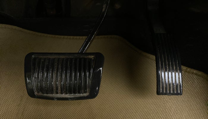 2013 Hyundai Verna FLUIDIC 1.6 CRDI SX OPT AT, Diesel, Automatic, 1,16,491 km, Pedals