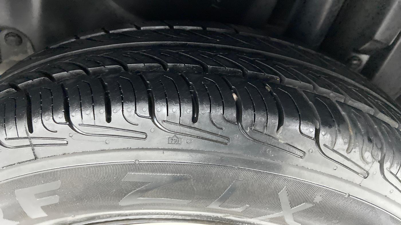 2013 Maruti Swift Dzire VDI, Diesel, Manual, 40,461 km, Left Rear Tyre Tread