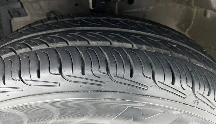 2013 Maruti Swift Dzire VDI, Diesel, Manual, 40,461 km, Left Front Tyre Tread