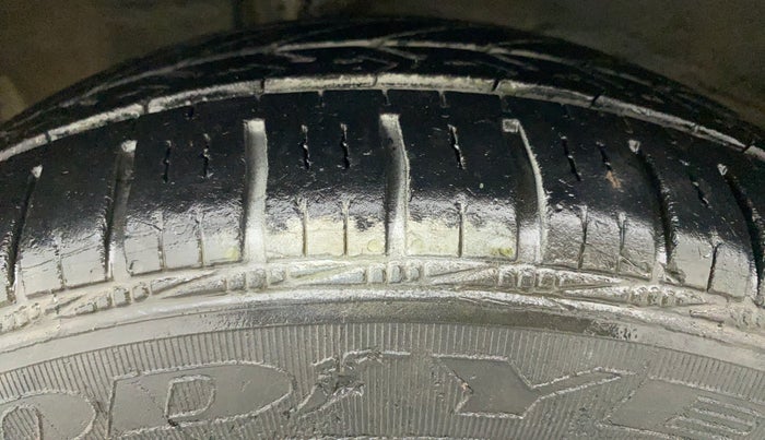 2011 Hyundai i10 SPORTZ 1.2 AT, Petrol, Automatic, 70,932 km, Left Front Tyre Tread