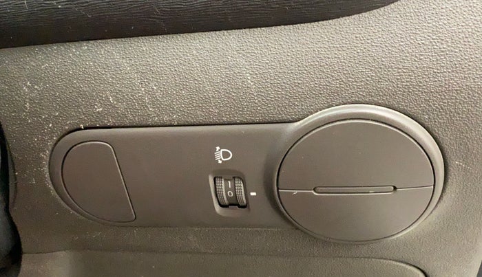 2011 Hyundai i10 SPORTZ 1.2 AT, Petrol, Automatic, 70,932 km, Dashboard - Headlight height adjustment not working
