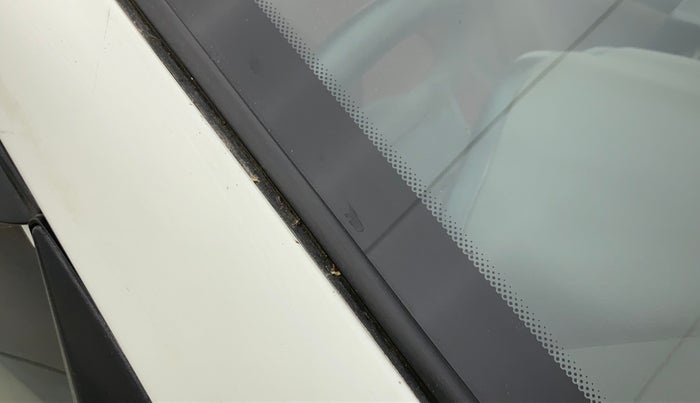 2011 Hyundai i10 SPORTZ 1.2 AT, Petrol, Automatic, 70,932 km, Right A pillar - Slightly rusted
